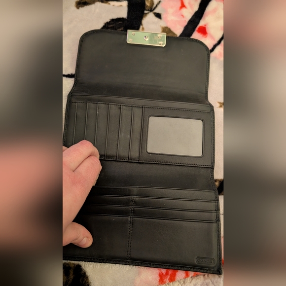 COACH VINTAGE KRISTIN Black Leather Billfold Wallet EUC - Picture 6 of 8